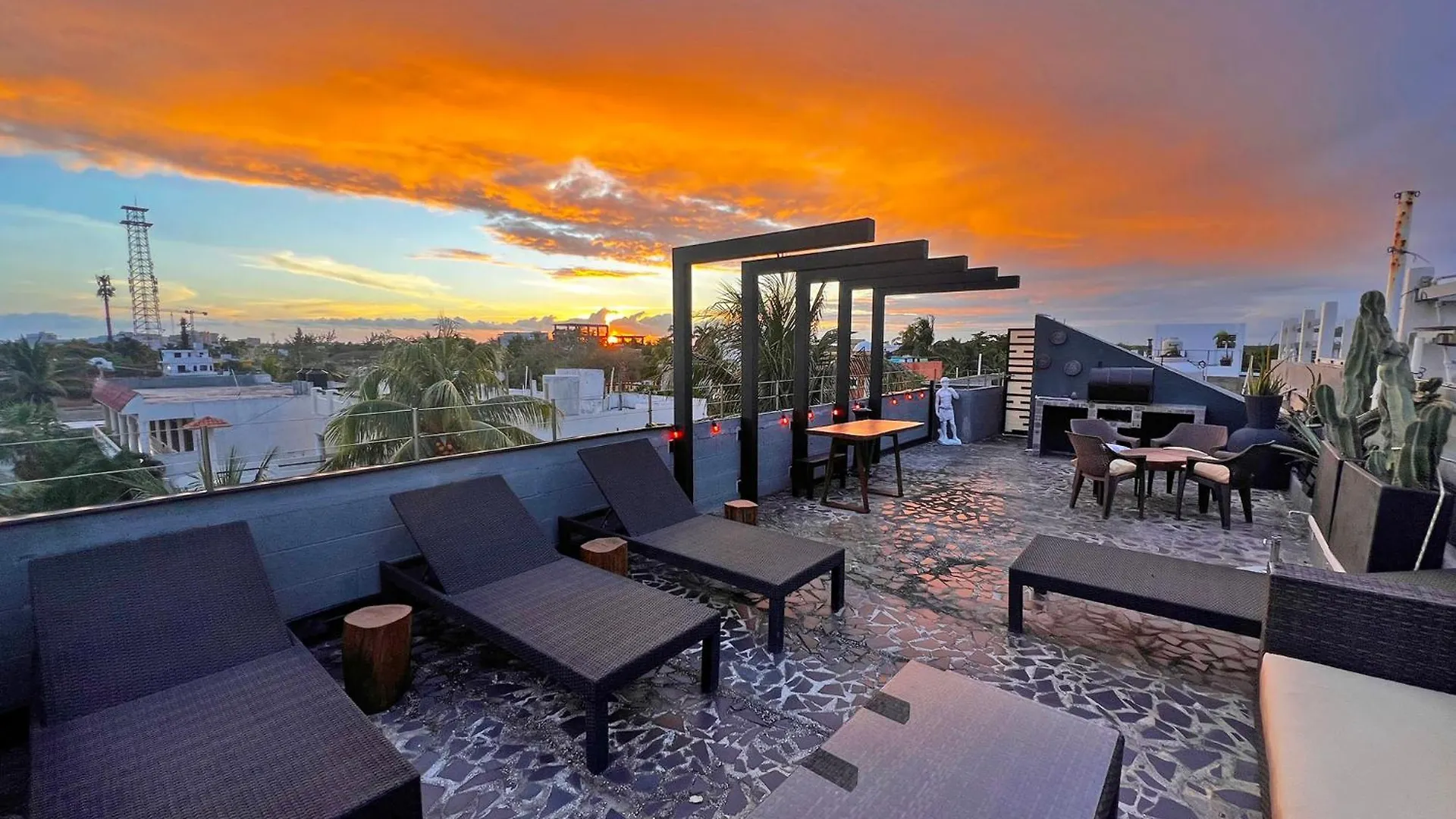1Br Condo Steps From Sargasso-Free Beach In Puerto Morelos Meksyk